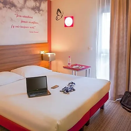 Ibis Styles Castres Отель