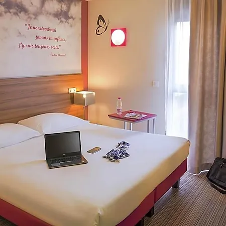 Ibis Styles カストル