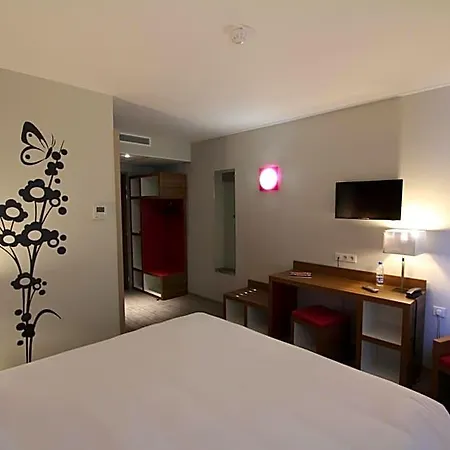 Ibis Styles カストル