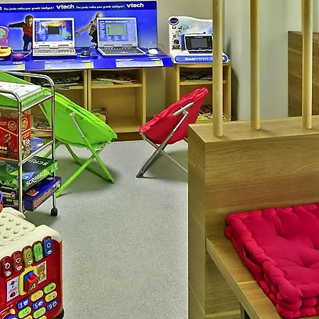 Ibis Styles カストル