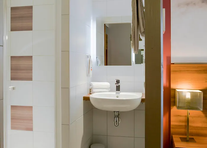 Ibis Styles 3* カストル